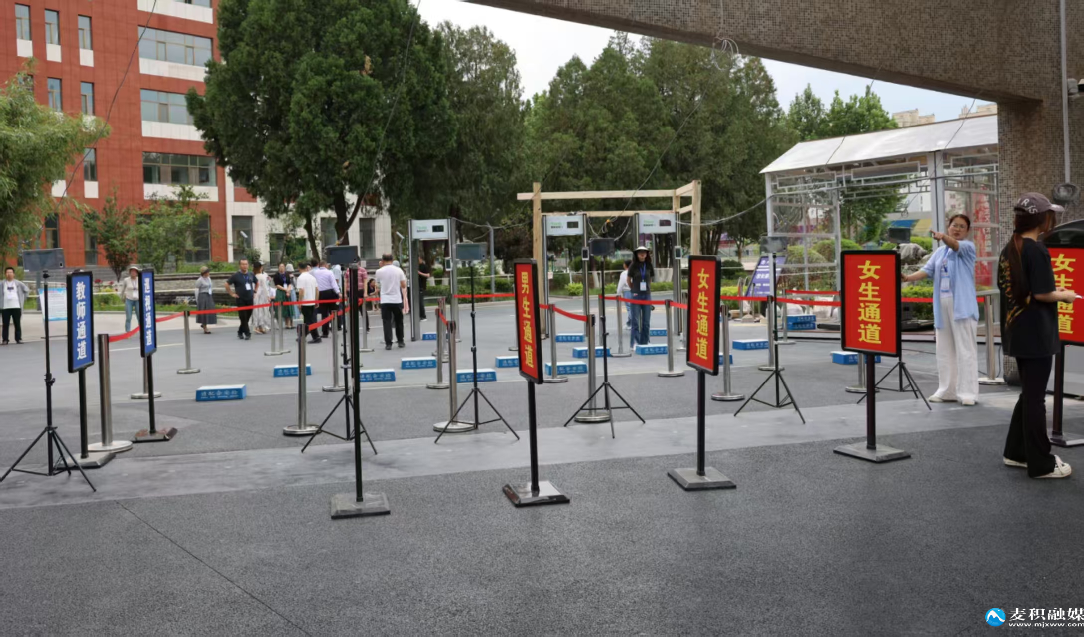 1749211281286001067.jpg 1749211281286001067.jpg